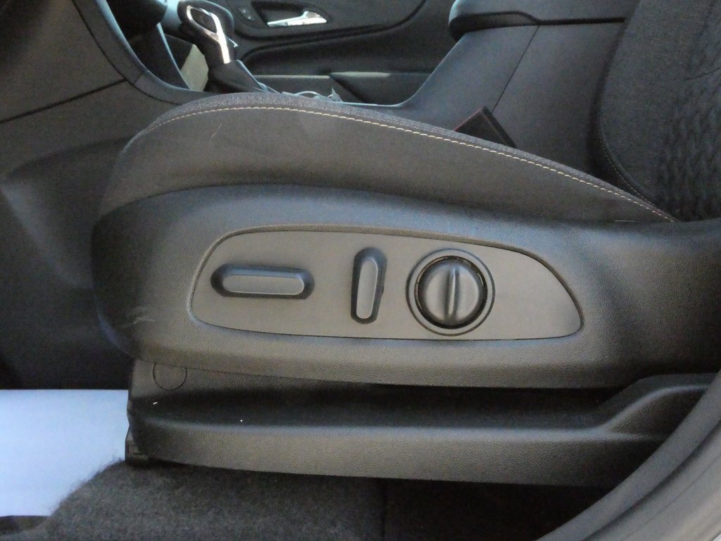 Used 2024 Chevrolet Equinox LT image 8