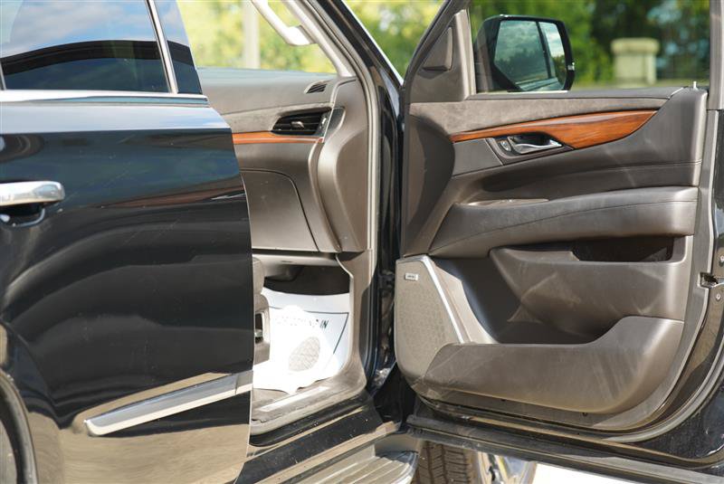Used 2017 Cadillac Escalade Luxury AWD/4WD image 74