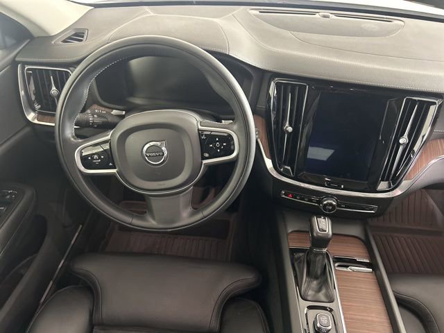 Used 2020 Volvo V60 T5 Cross Country w/ Protection Package Premier image 19