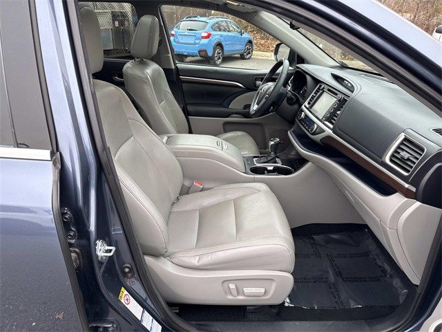 Used 2016 Toyota Highlander Limited Platinum image 9