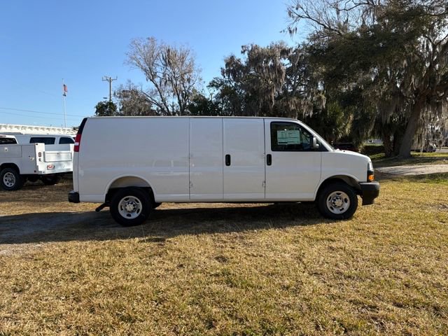 New 2025 Chevrolet Express 2500 Work Van 3D Extended Cargo Van w/ Driver Convenience Package RWD image 17