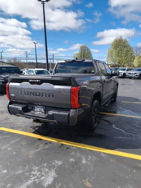 Used 2022 Toyota Tundra SR5 AWD/4WD image 4