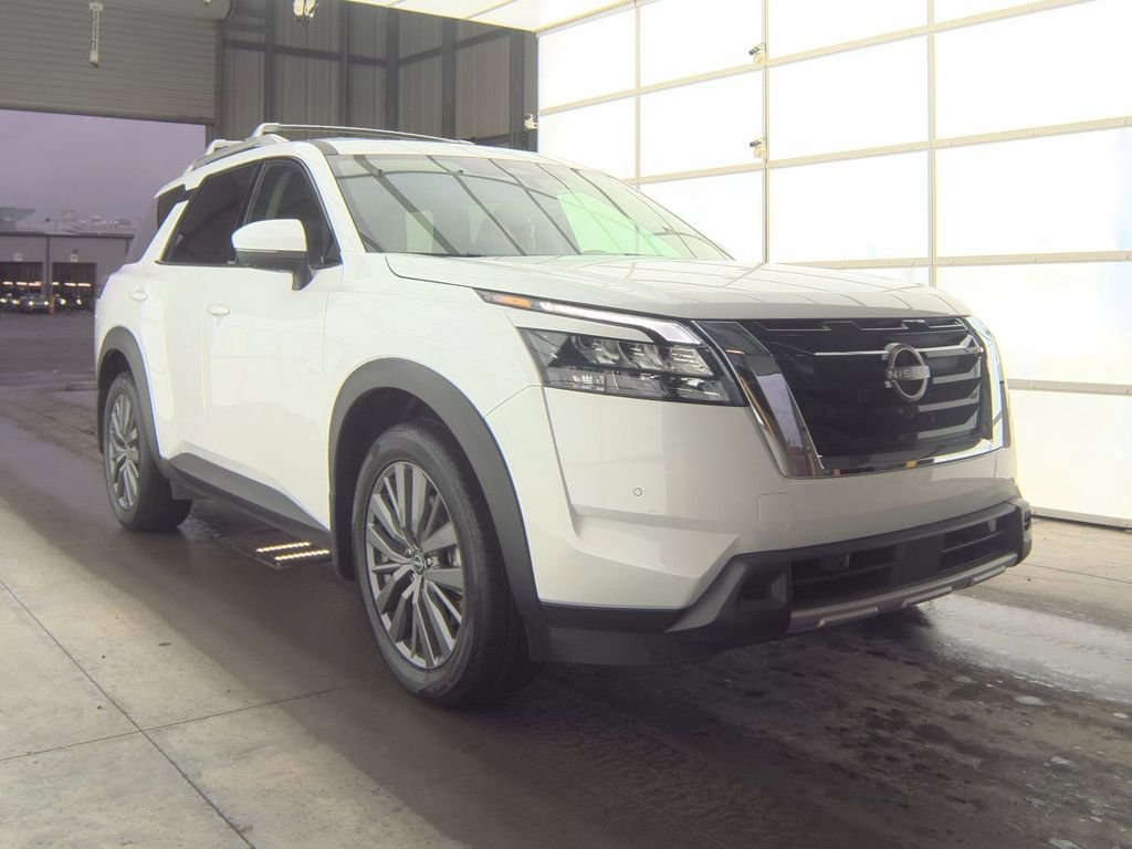 Used 2025 Nissan Pathfinder SL w/ SL Premium Package image 1