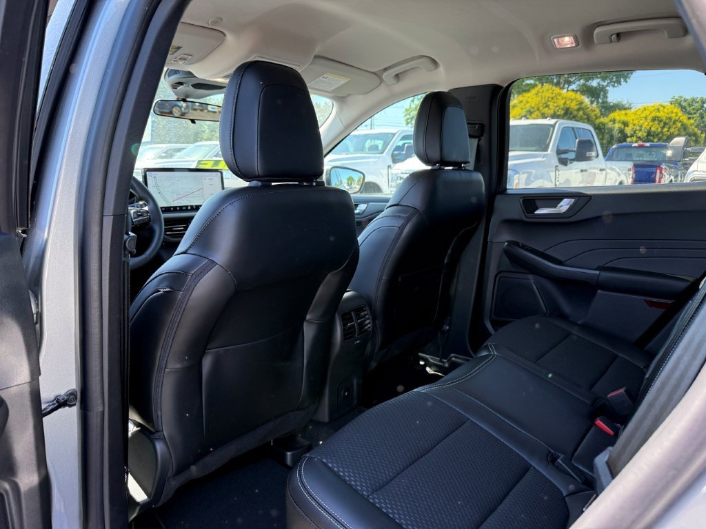 New 2024 Ford Escape SE FWD image 15