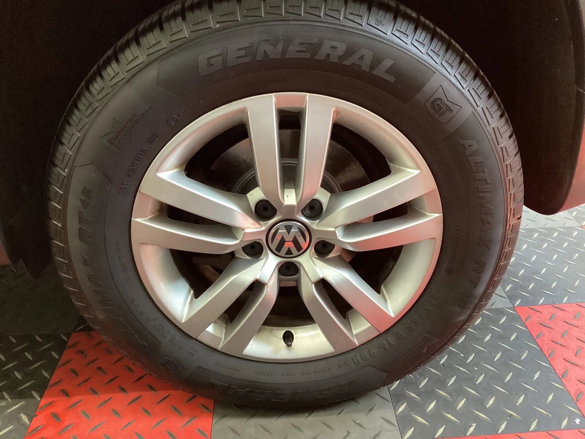 Used 2016 Volkswagen Tiguan S AWD/4WD image 5