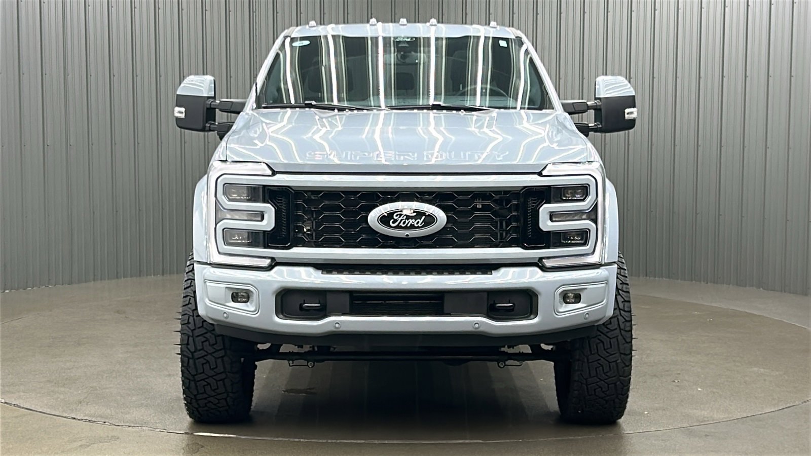 Used 2025 Ford F450 Platinum w/ FX4 Off-Road Package image 8