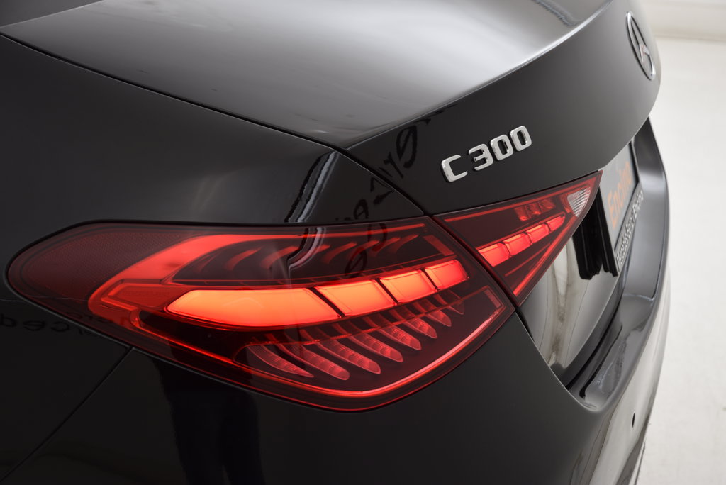 Used 2024 Mercedes-Benz C 300 Sedan image 13