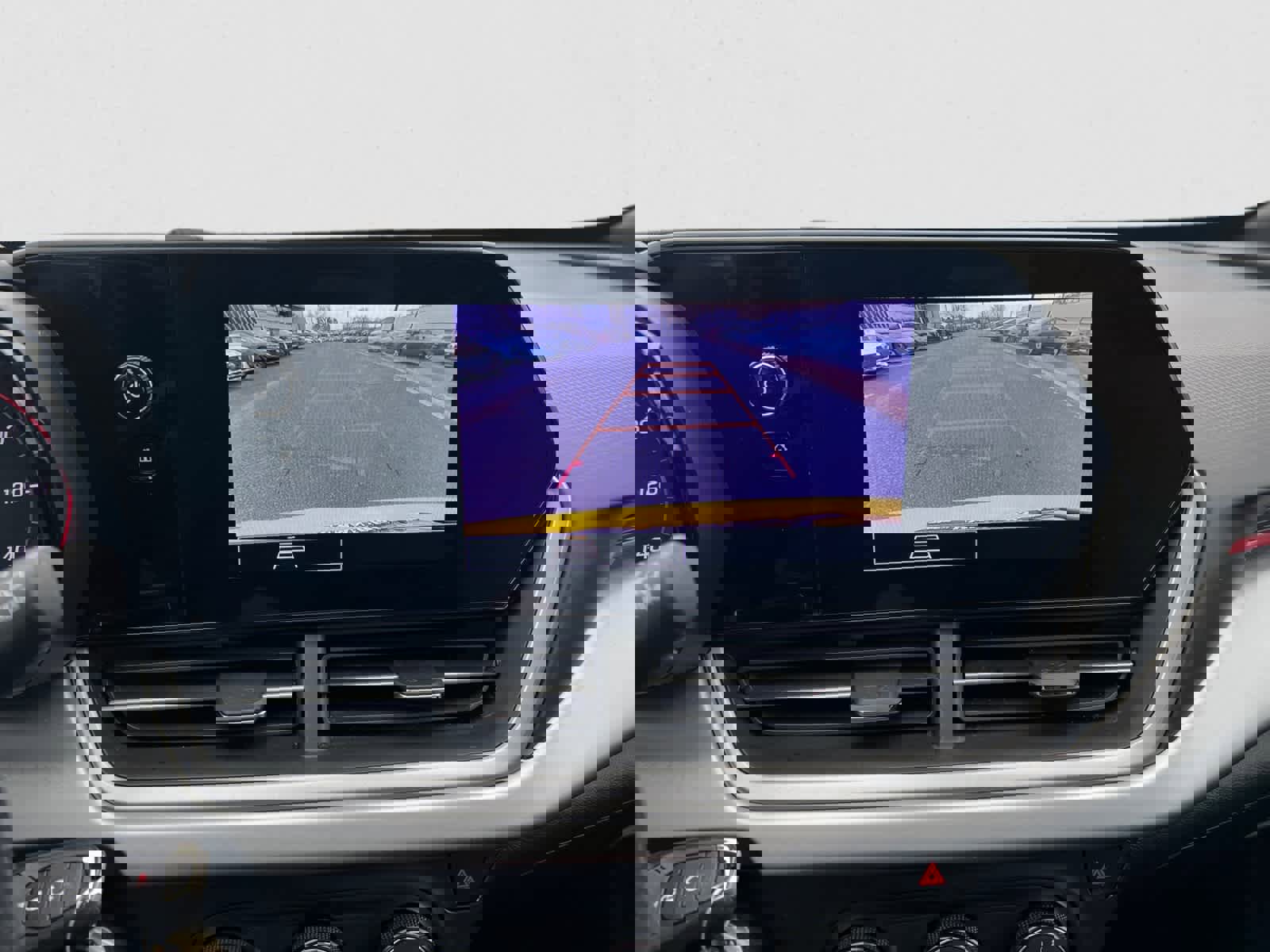 Used 2024 Chevrolet Trax RS w/ Sunroof Package image 19