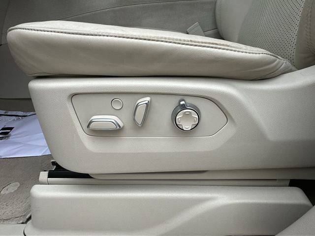 Certified 2021 Cadillac Escalade ESV Premium Luxury Platinum w/ Heavy-Duty Trailer Package image 20