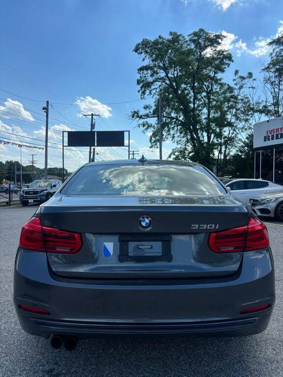 Used 2017 BMW 330i Sedan RWD image 5