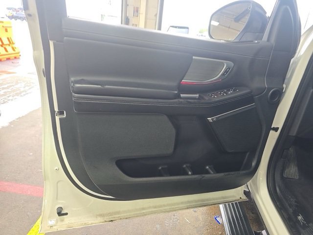 Used 2025 Ford Expedition Max Platinum AWD/4WD image 14