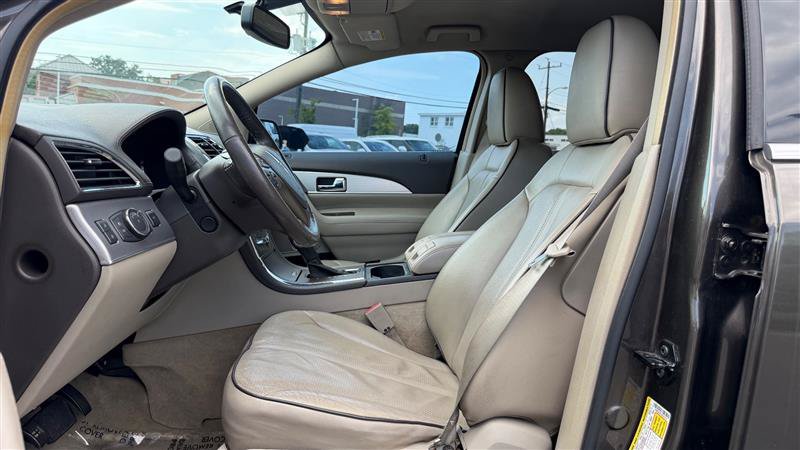 Used 2011 Lincoln MKX 2WD w/ 101A Rapid Spec Order Code image 25