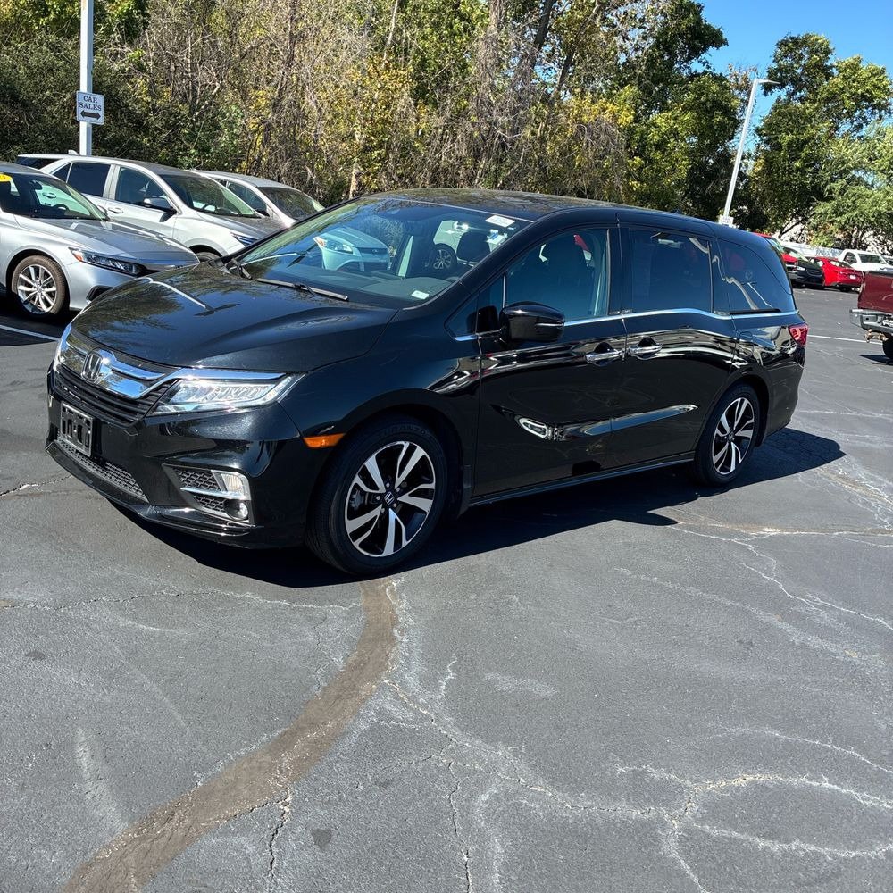 Used 2018 Honda Odyssey Elite image 2