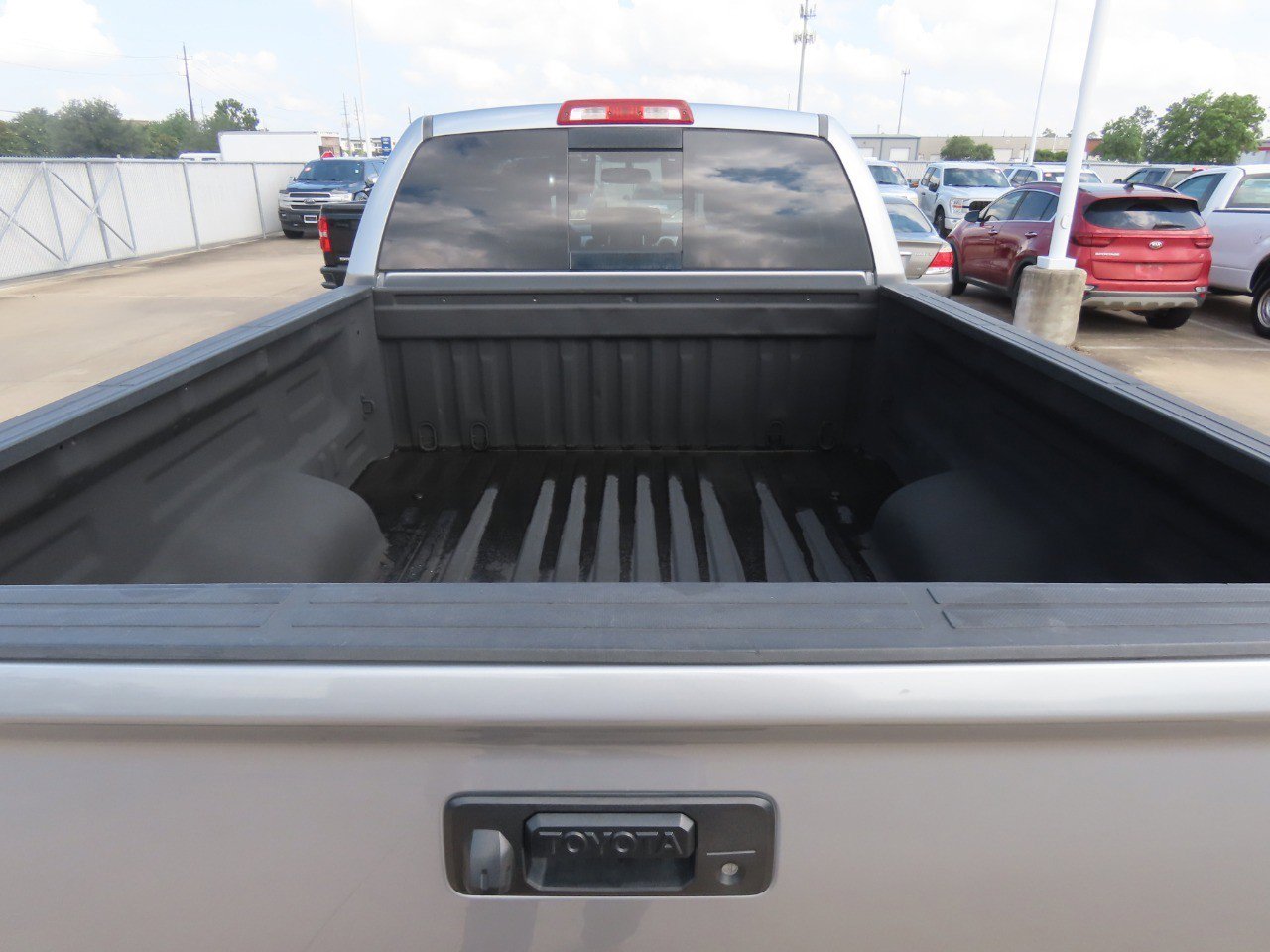 Used 2014 Toyota Tundra SR5 w/ SR5 Upgrade Package RWD image 14