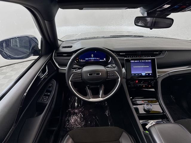 Used 2023 Jeep Grand Cherokee Altitude image 22