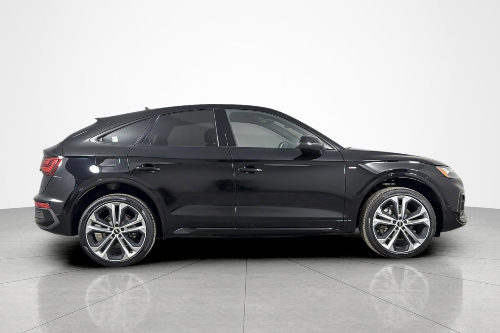 Used 2023 Audi Q5 2.0T Prestige w/ Prestige Package AWD/4WD image 6