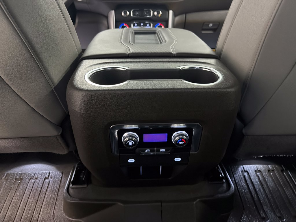Used 2023 GMC Yukon SLT RWD image 18
