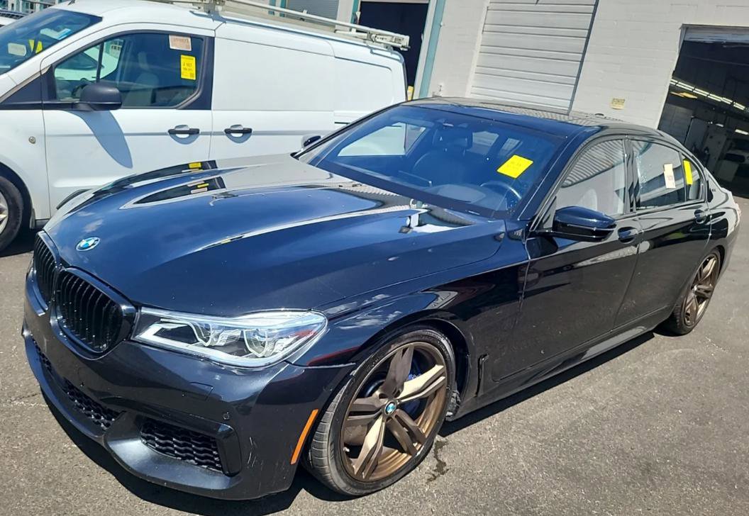 Used 2018 BMW M760i xDrive AWD/4WD image 1