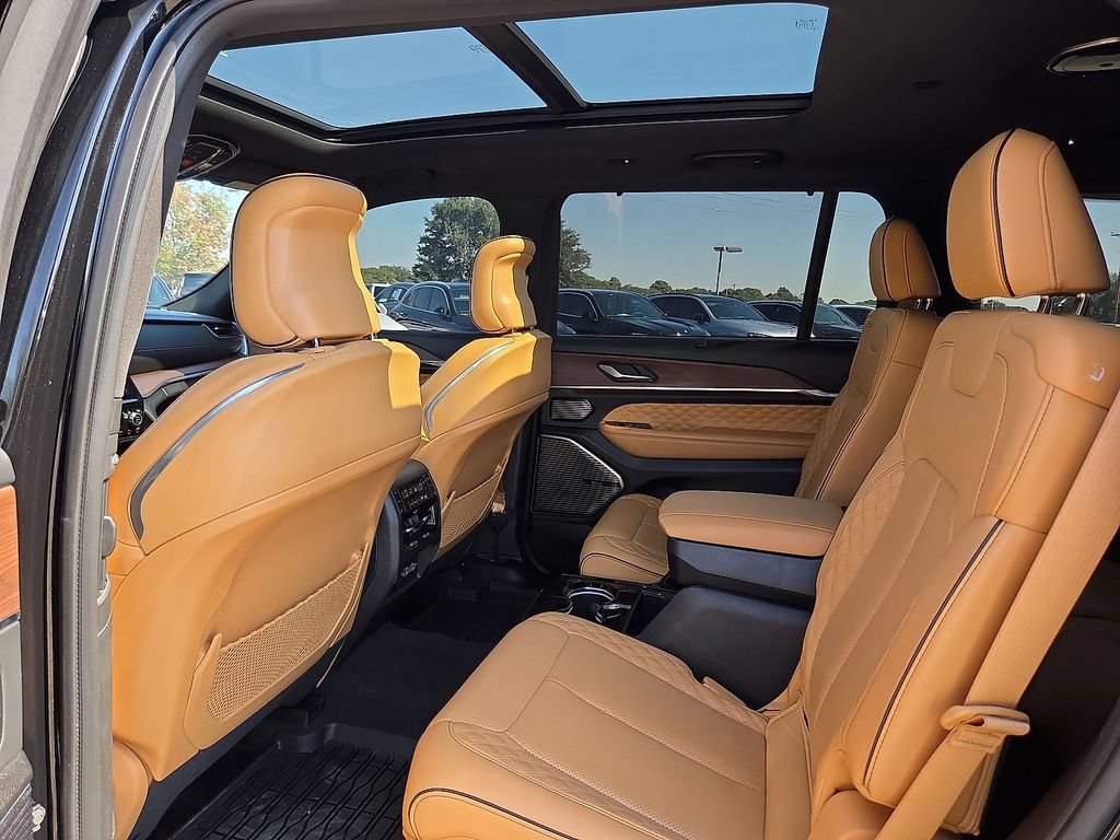Used 2023 Jeep Grand Cherokee L Summit w/ Advanced Protech Group IV AWD/4WD image 13