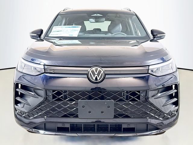 New 2026 Volkswagen Tiguan SE R-Line FWD image 2