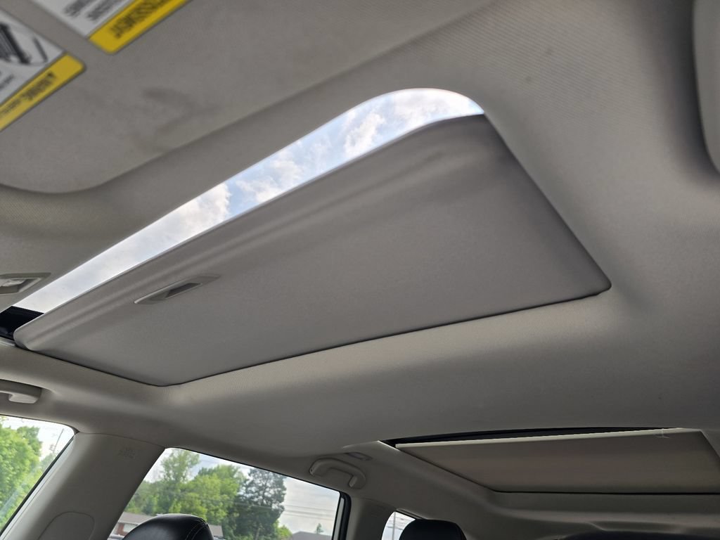 Used 2019 Nissan Pathfinder SL AWD/4WD image 24