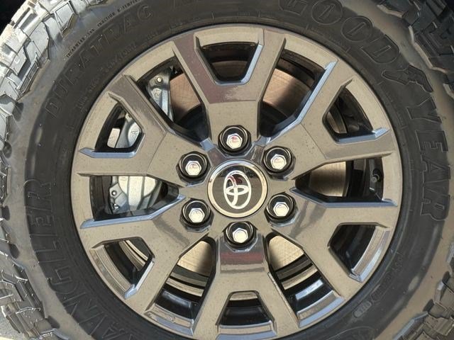 New 2026 Toyota 4Runner SR5 AWD/4WD image 10