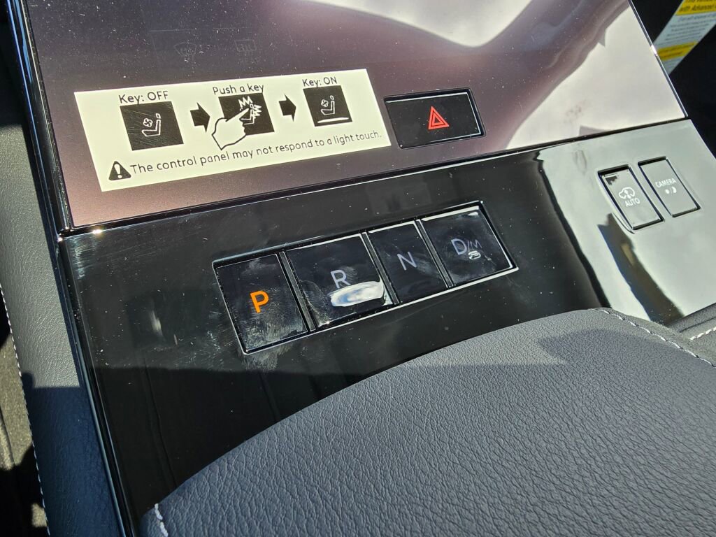 New 2025 INFINITI QX80 Sensory image 28