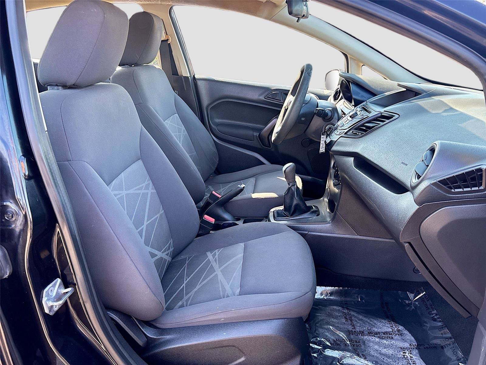 Used 2015 Ford Fiesta S image 23