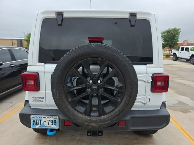 Used 2023 Jeep Wrangler Unlimited Sahara w/ Cold Weather Group AWD/4WD image 9