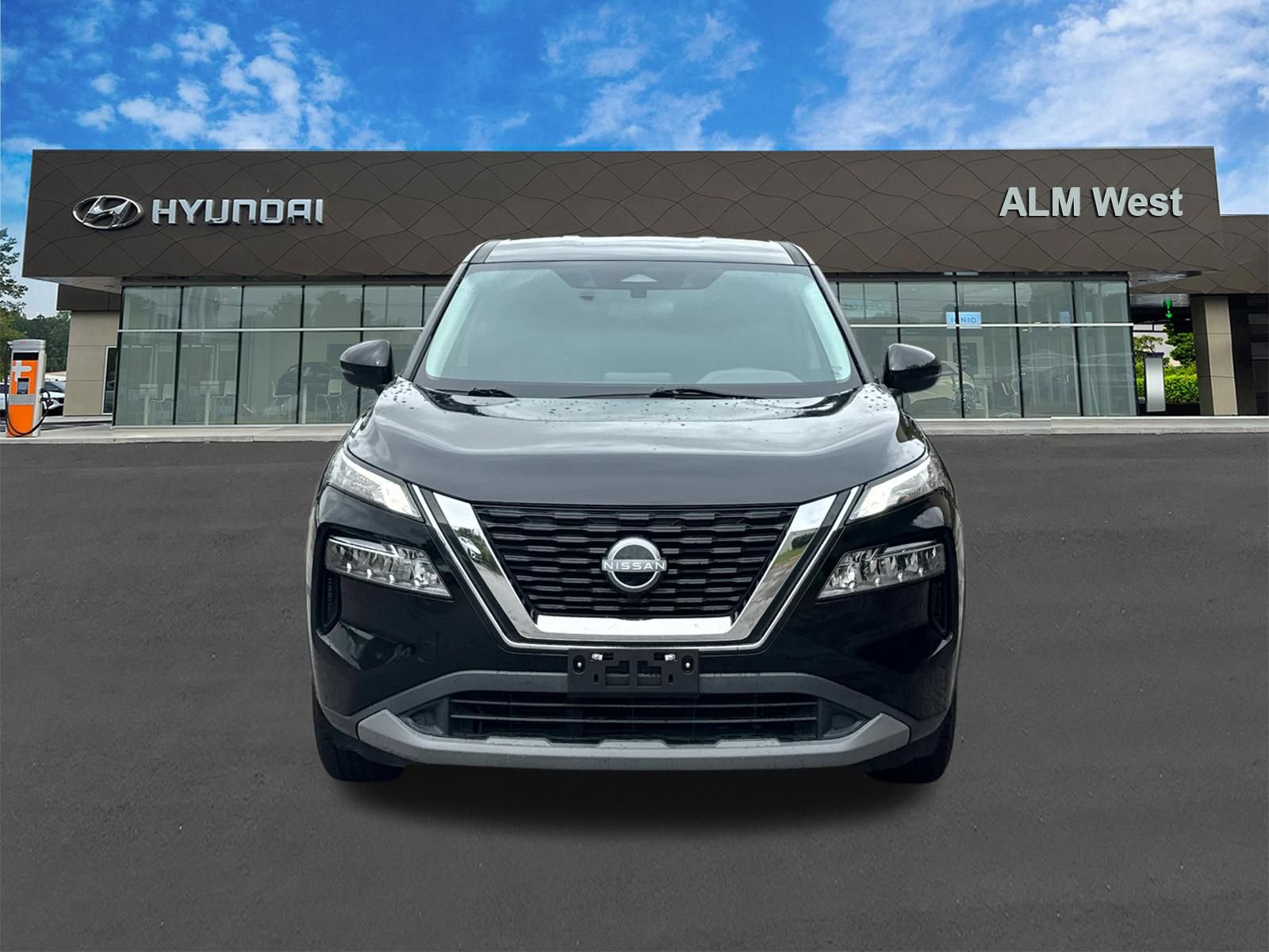 Used 2023 Nissan Rogue SV FWD image 2