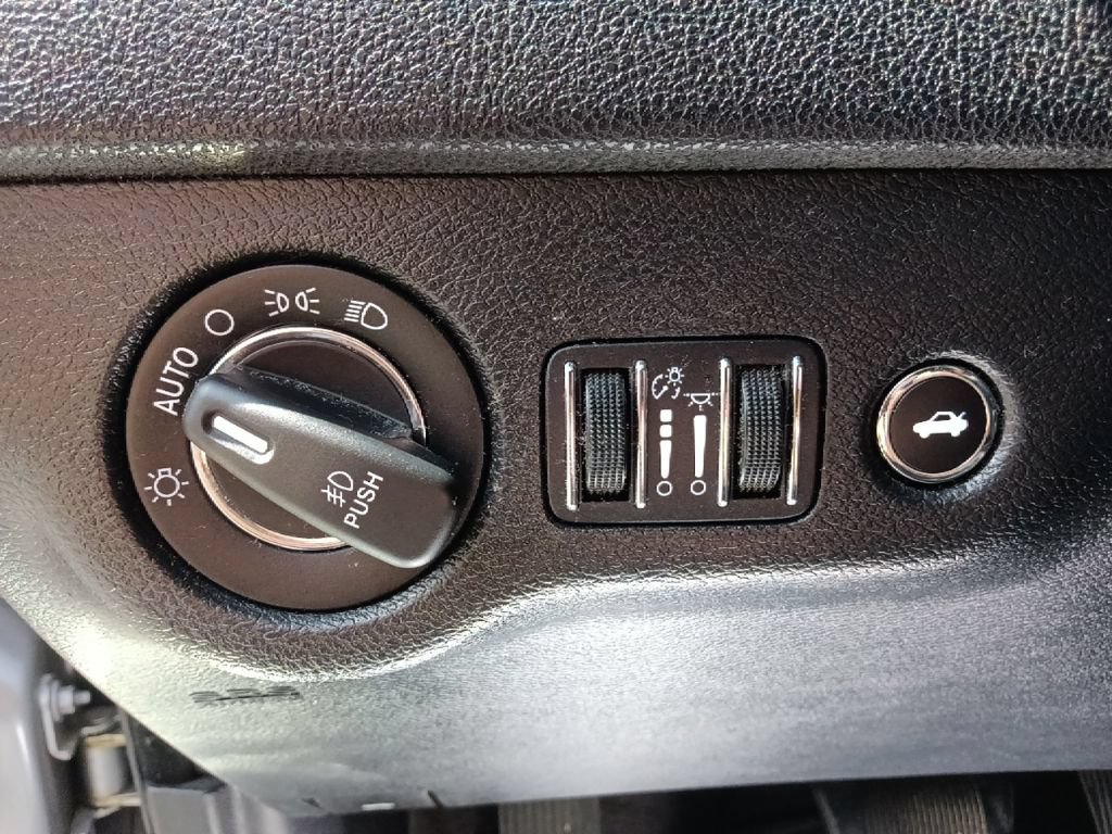 Used 2017 Chrysler 300 C w/ Safetytec Plus Group RWD image 19