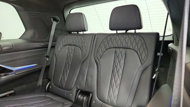Used 2023 BMW X7 M60i w/ Executive Package image 31