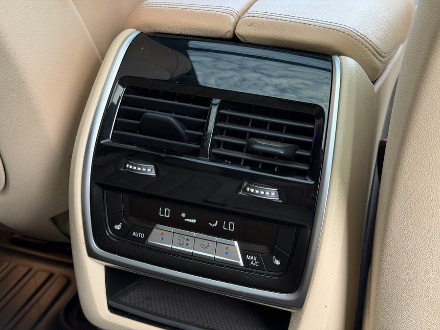Used 2019 BMW X5 xDrive40i w/ Premium Package 2 AWD/4WD image 37