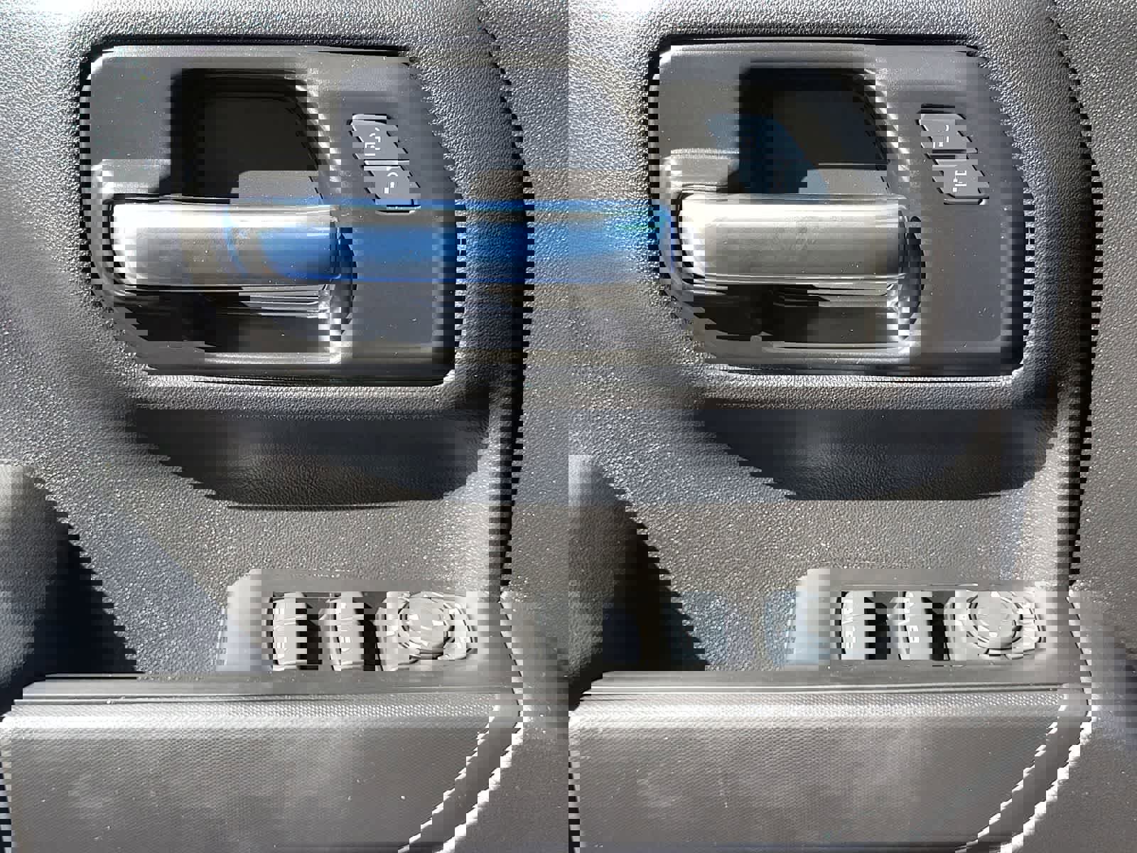 Used 2025 Chevrolet Silverado 1500 Custom image 15