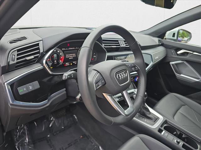 Used 2024 Audi Q3 2.0T Premium Plus w/ Premium Plus Package image 10
