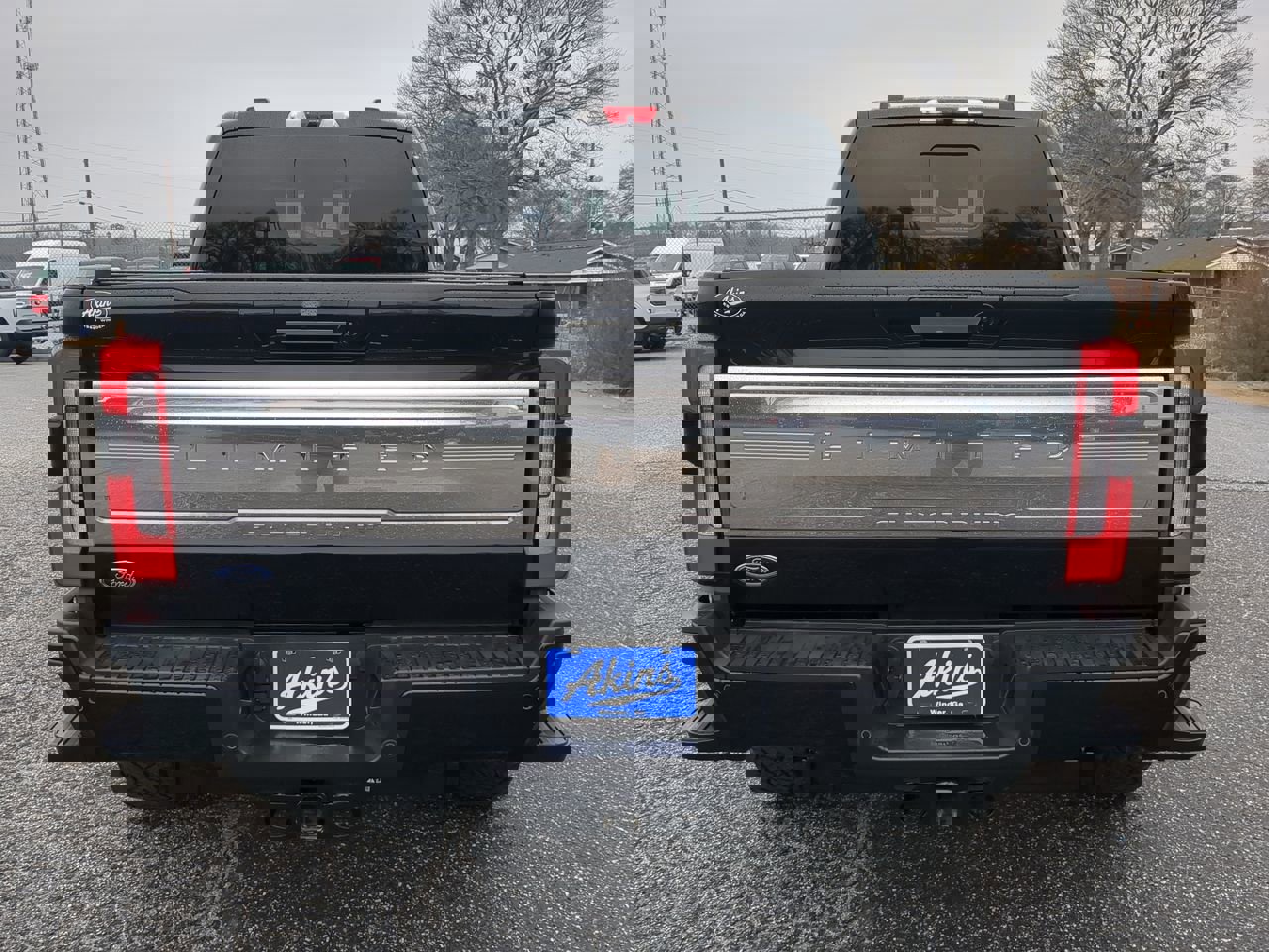 Used 2024 Ford F250 Limited w/ FX4 Off-Road Package image 4