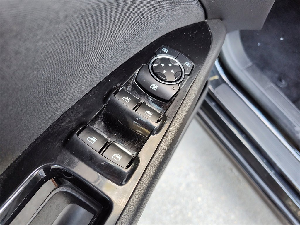 Used 2014 Ford Fusion SE image 16