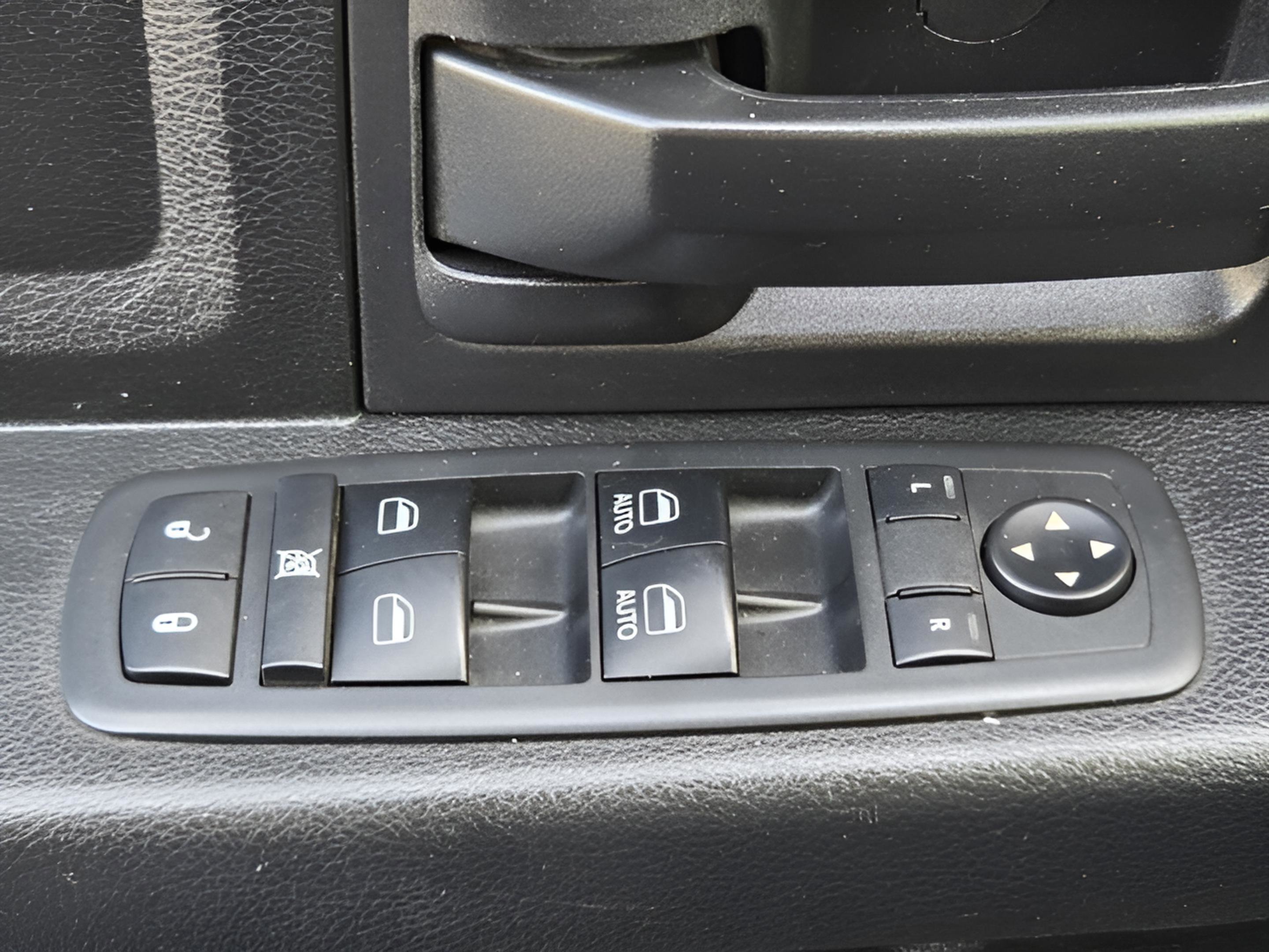 Used 2018 RAM 1500 Express image 26