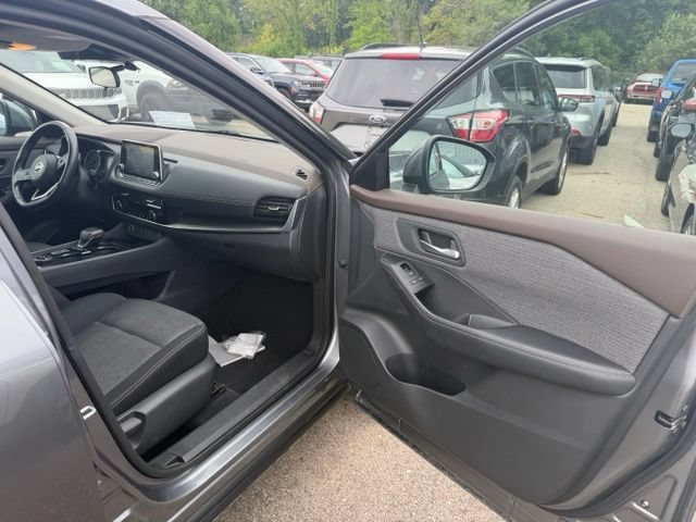 Used 2021 Nissan Rogue SV AWD/4WD image 9