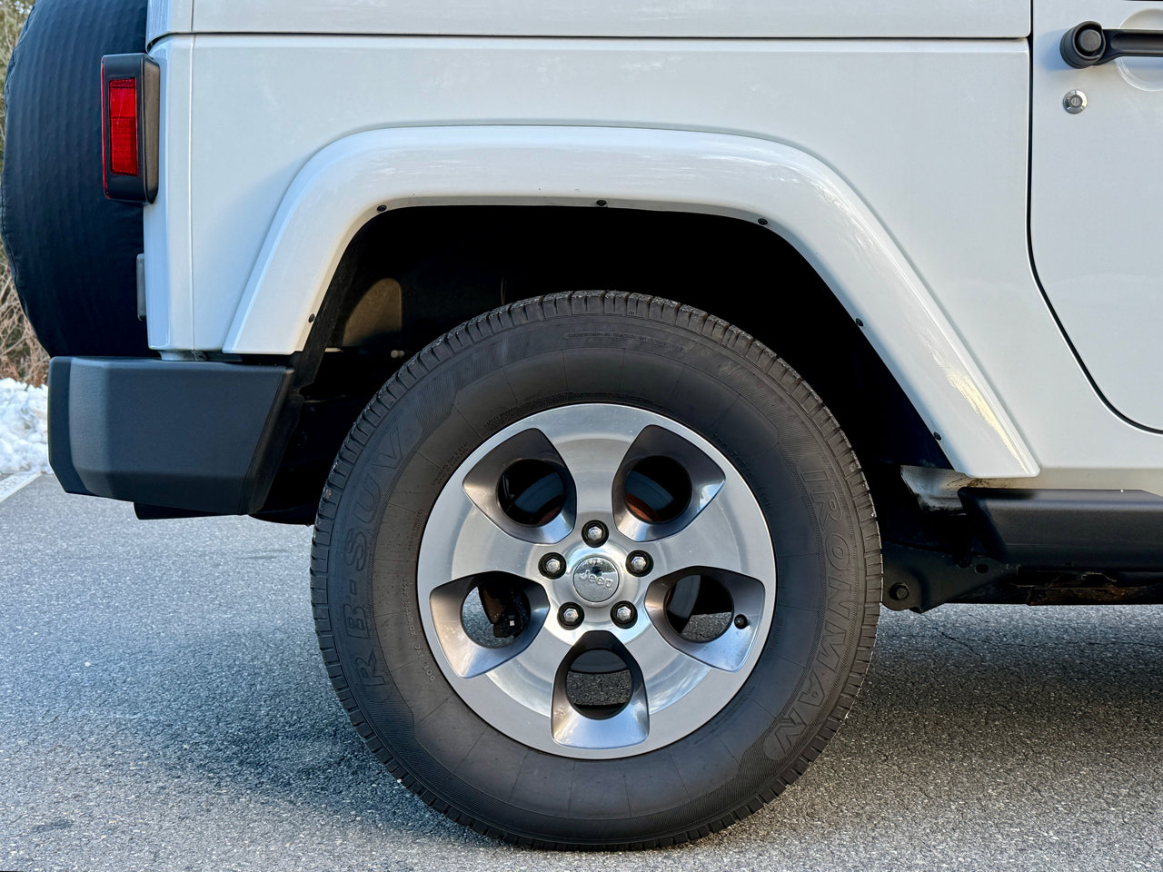 Used 2018 Jeep Wrangler Sahara w/ Connectivity Group image 10