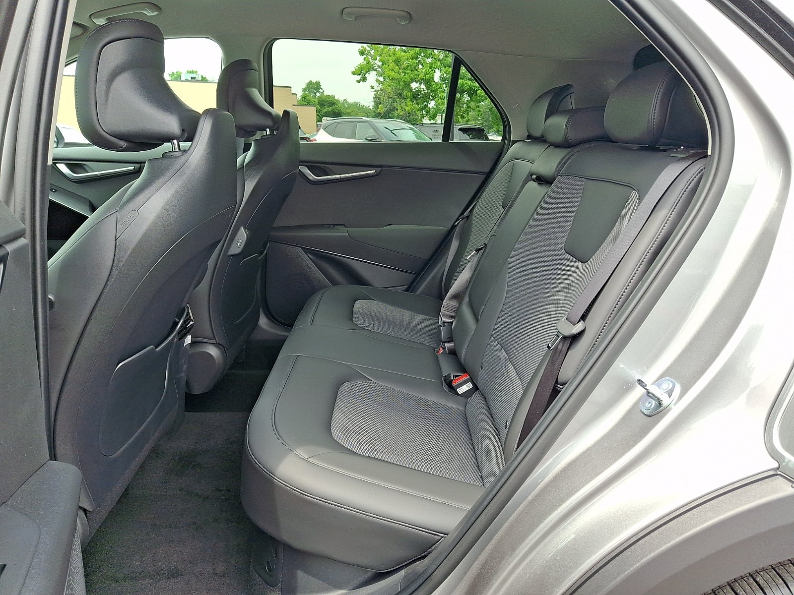 New 2026 Kia Niro EX FWD image 6