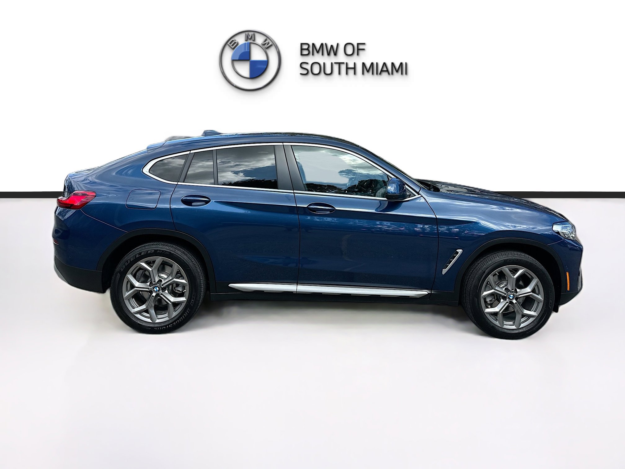 Certified 2025 BMW X4 xDrive30i image 8