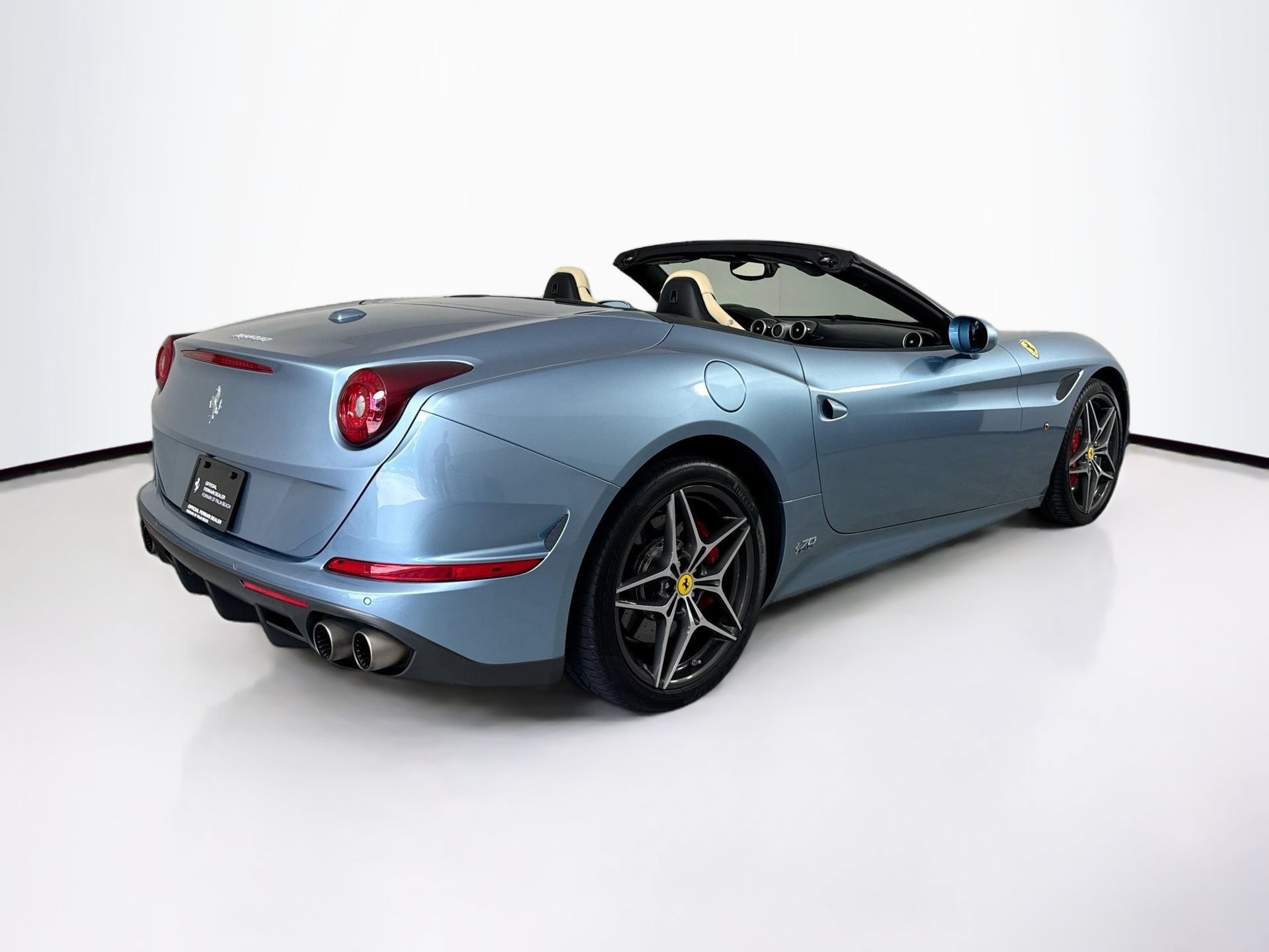 Certified 2017 Ferrari California T RWD image 7