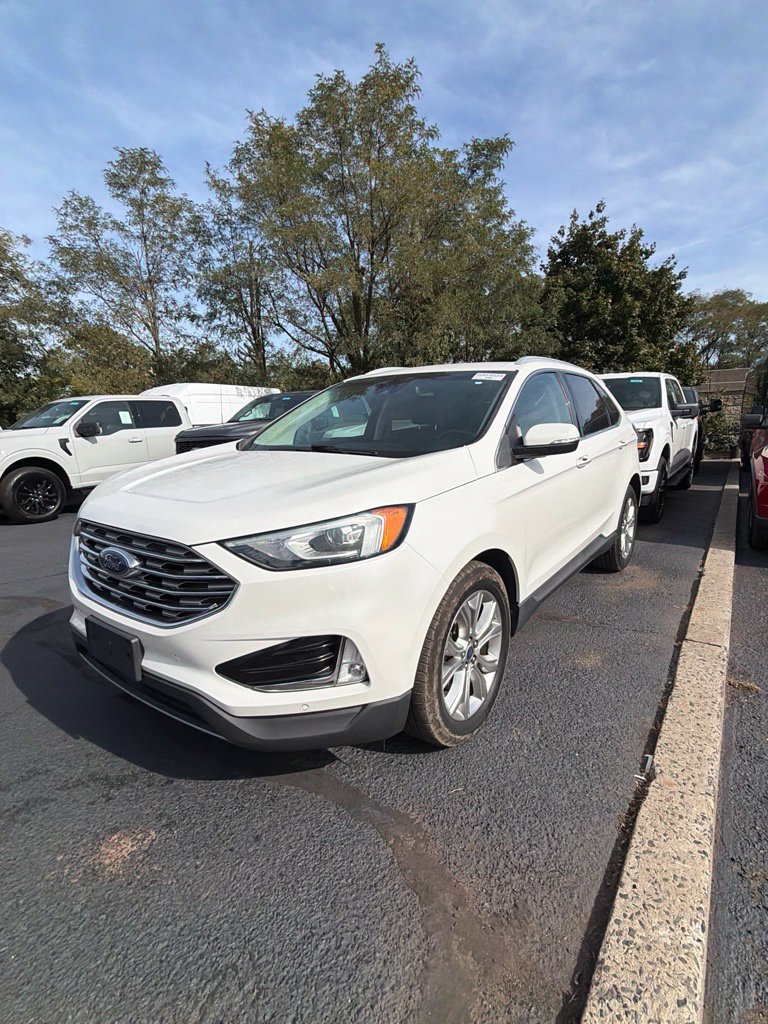 Used 2020 Ford Edge Titanium FWD image 3