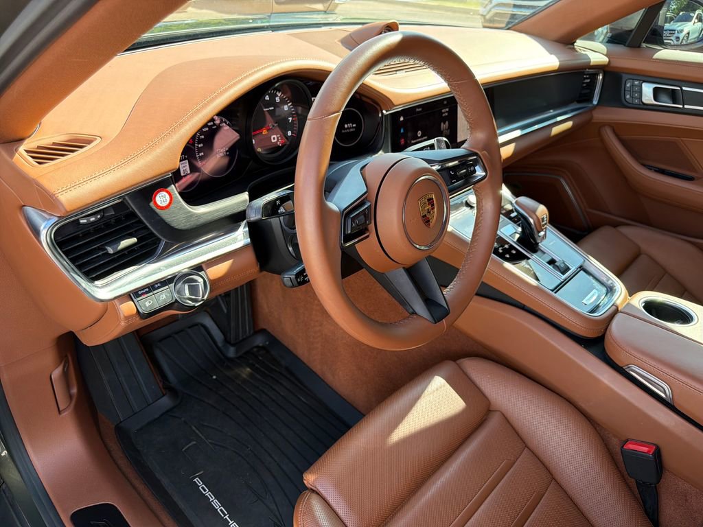 Used 2022 Porsche Panamera image 18