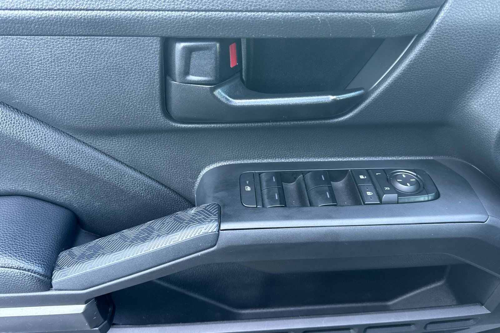 Used 2024 Toyota Tacoma SR5 image 12