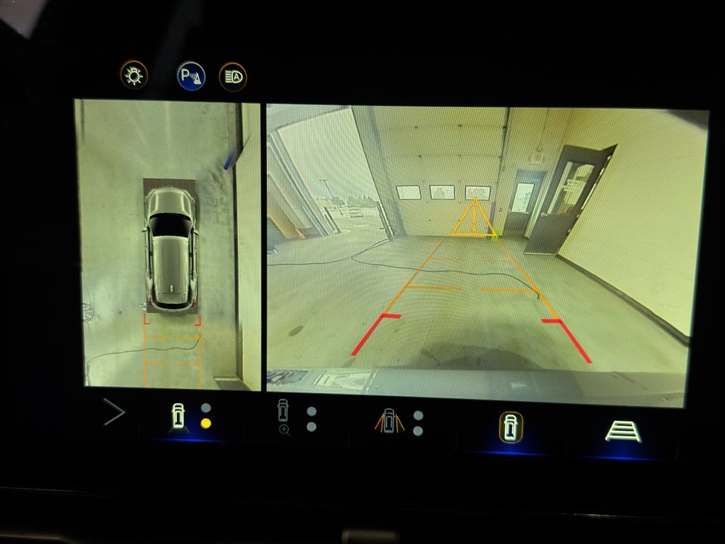 Used 2025 Chevrolet Equinox LT w/ Convenience Package II image 29