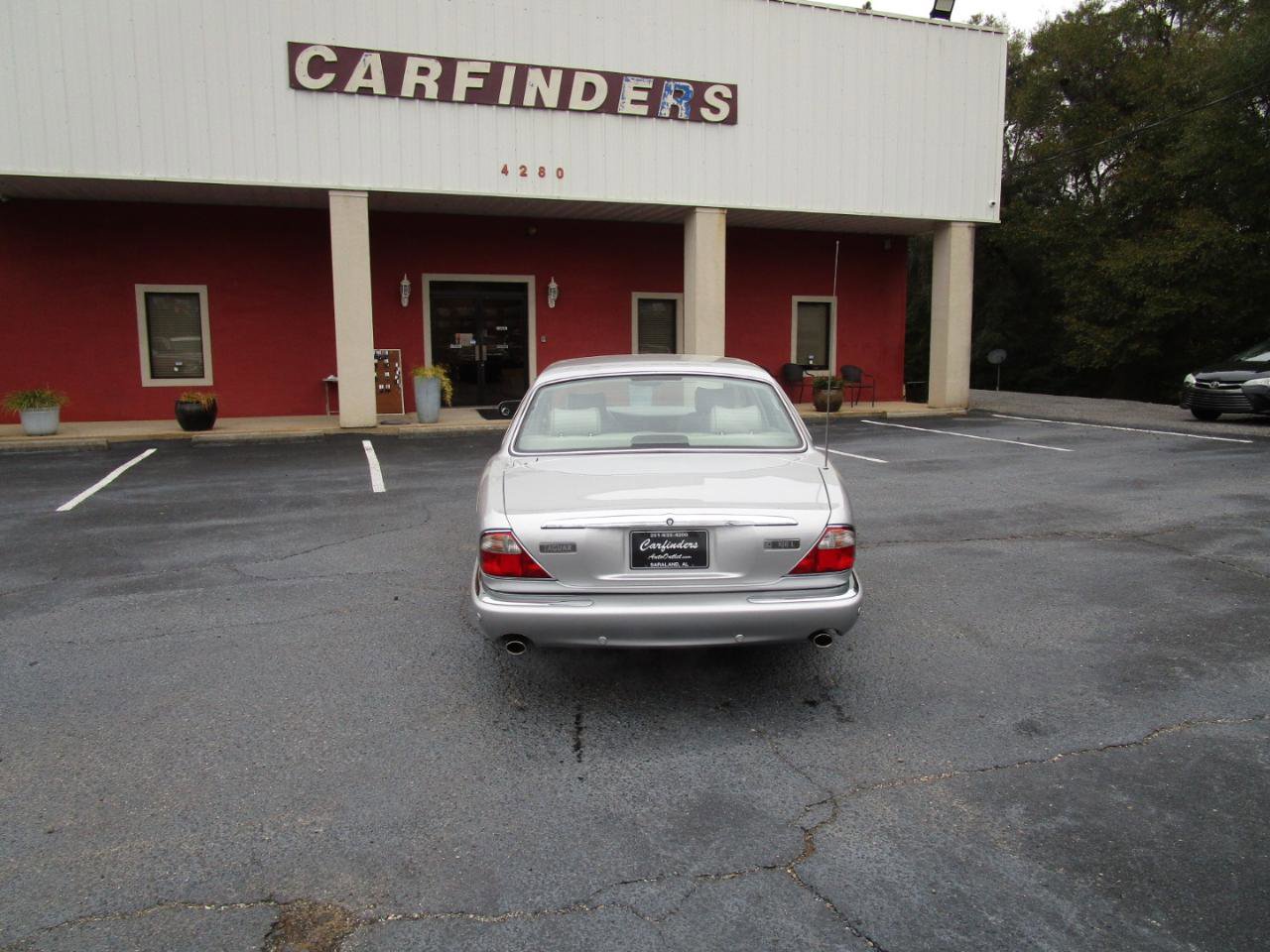 Used 2001 Jaguar XJ8 image 4