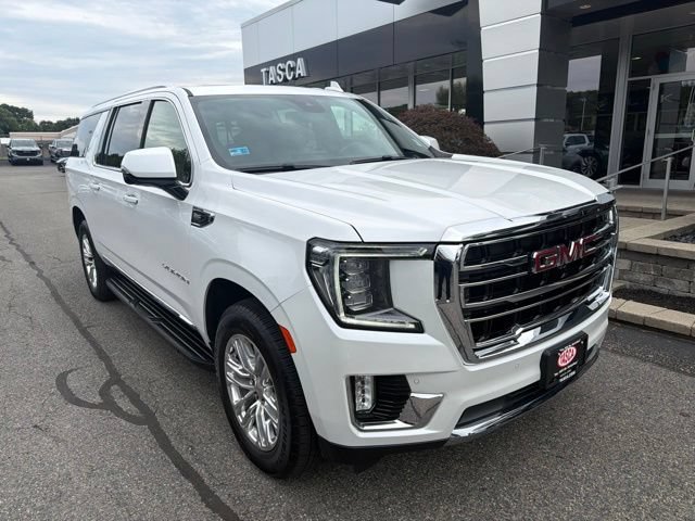 Used 2023 GMC Yukon XL SLT w/ SLT Premium Package AWD/4WD image 2
