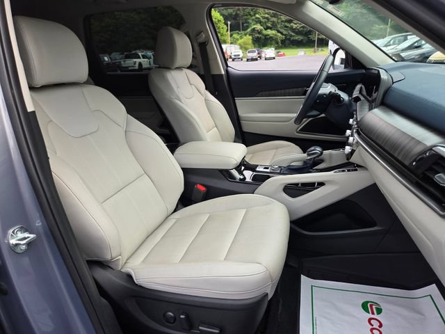 Used 2025 Kia Telluride EX w/ EX Captain's Chair Package FWD image 22